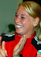 click for Fed Cup photo gallery