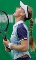 click for Molik news photo search