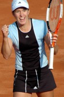 click for Warsaw tourney photo gallery Henin-Hardenne pics