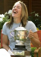 click for Henin news photo search