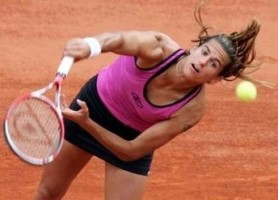 click for Mauresmo news photo search