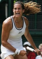 click for Mauresmo news photo search
