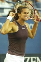 click for Mauresmo news photo search