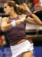 click for Mauresmo news photo search