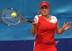 click for Fed Cup photo gallery