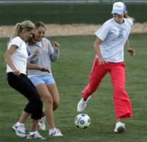click for Sharapova news photo search