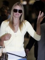 click for Sharapova news photo search
