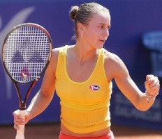 click for to see larger at Fed Cup photo gallery