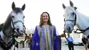 click for Hingis news photo search
