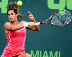 click for Mauresmo news photo search