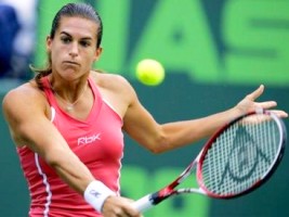 click for Mauresmo news photo search