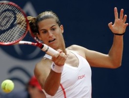click for Mauresmo news photo search