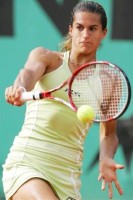 click for Mauresmo news photo search