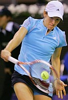 click for Henin photo search