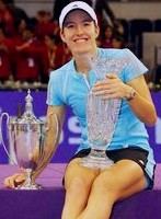 click for Henin-Hardenne photo search
