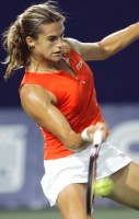 click for Mauresmo news photo search