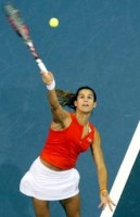 click for Mauresmo news photo search