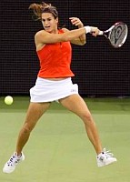 click for Mauresmo photo search