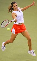 click for Mauresmo photo search