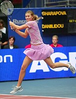 click for Sharapova news photo search