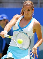 click for Mauresmo news photo search