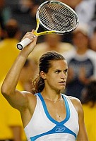 click for Mauresmo news photo search