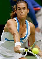 click for Mauresmo news photo search