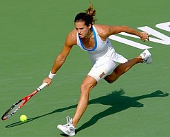 click for Mauresmo news photo search