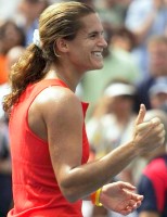 click for Mauresmo news photo search